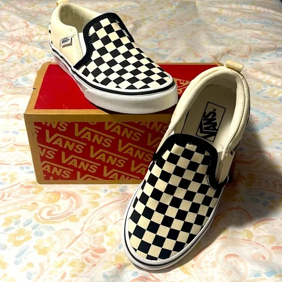Vans | Shoes | Brand New Never Worn Vans | Poshmark display picture 1